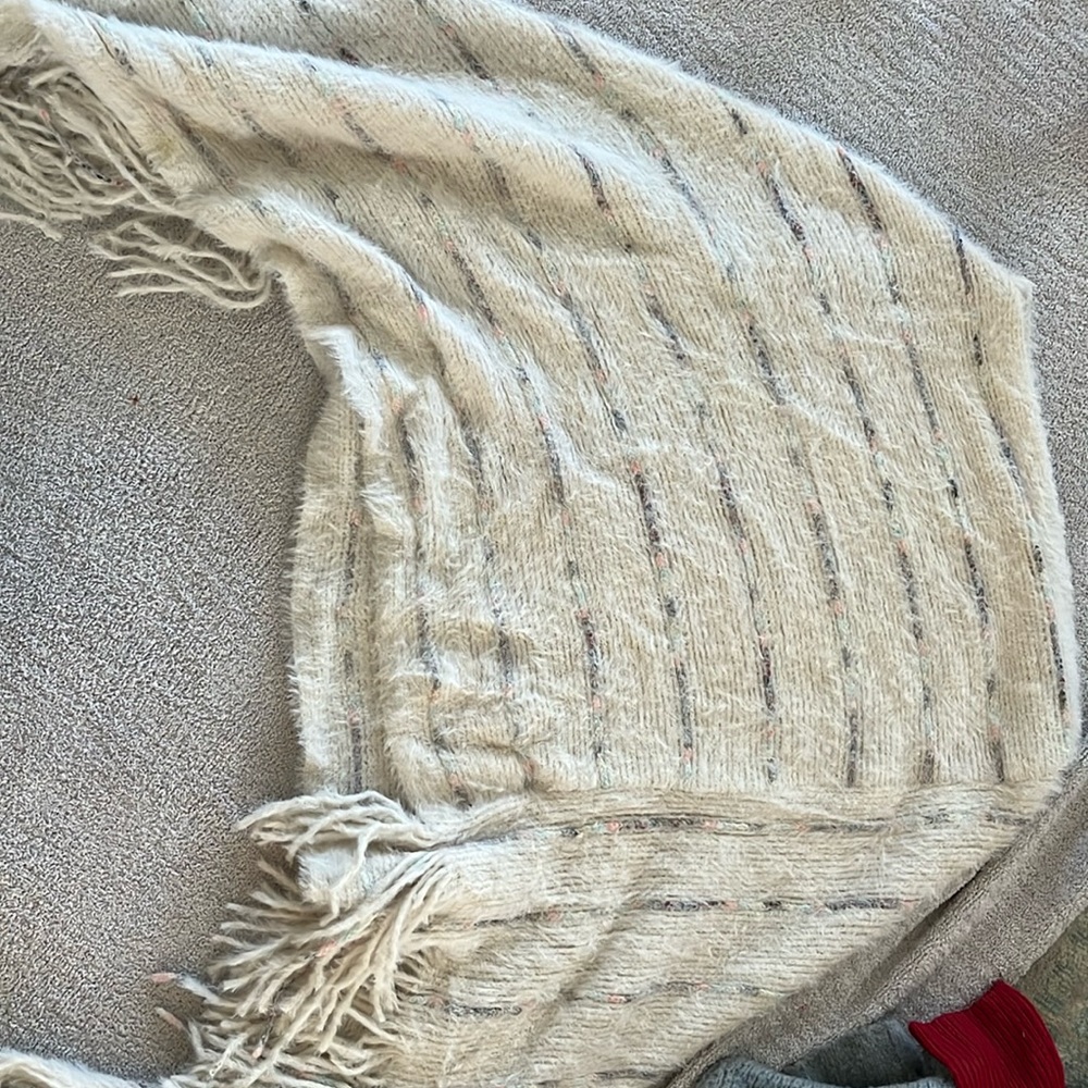 Mia & Tess poncho sweater one size fits all